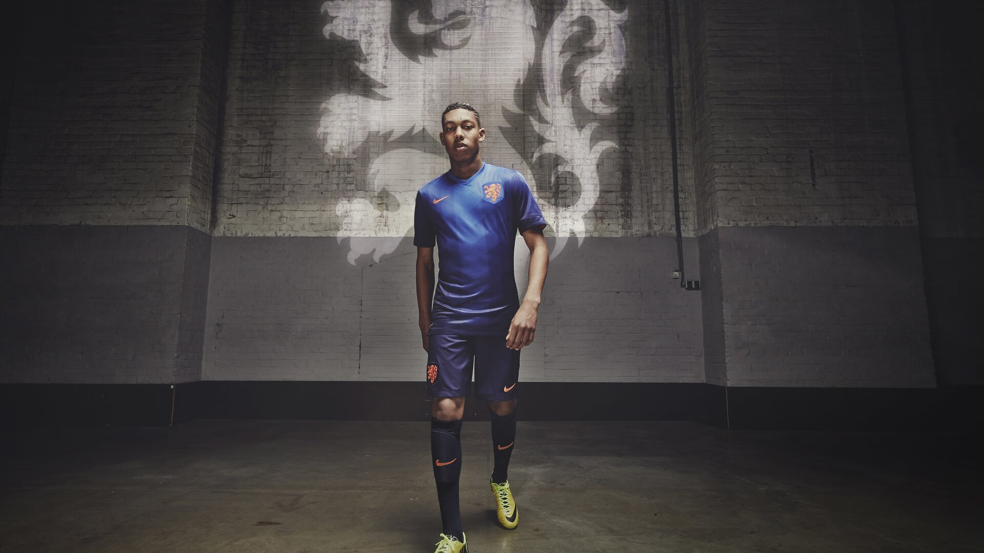 Popovici蝉联男子200 m自由泳金牌